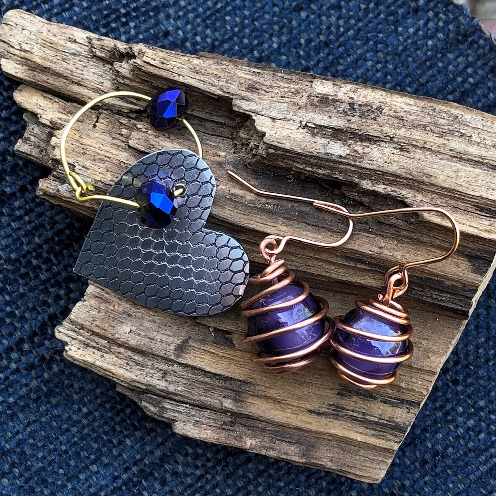 Wine glass charm with heart and beads, with bead and copper wire earrings