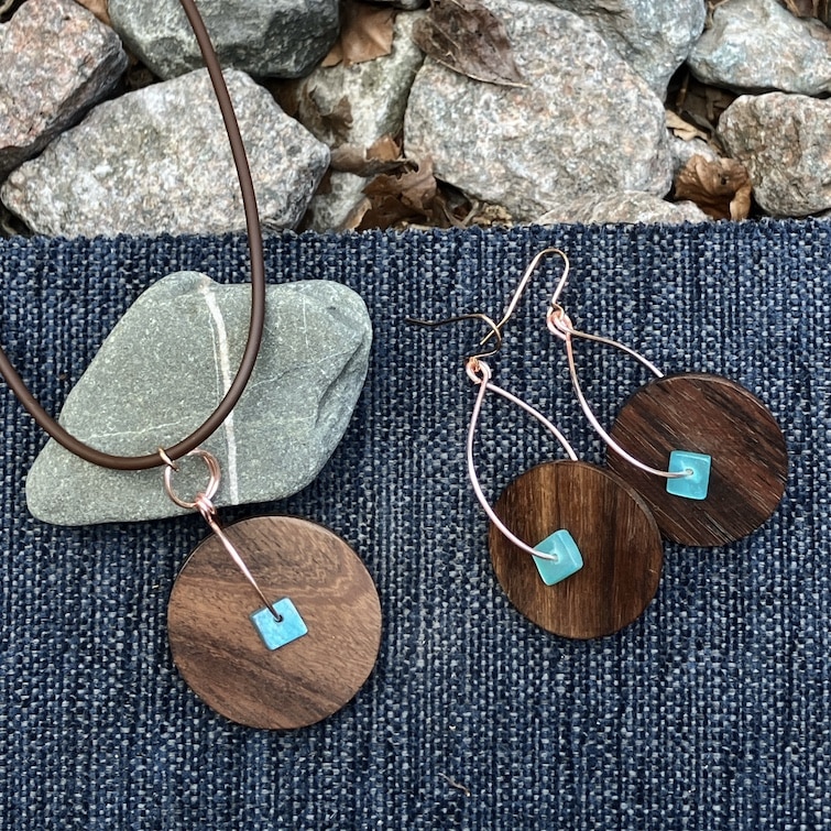 Wood and bead pendant and earrings made from old broken jewellery